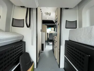 2027 Tiffin Motorhomes GH1 photo 3