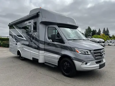 New 2027 Tiffin Motorhomes Wayfarer 25 RW