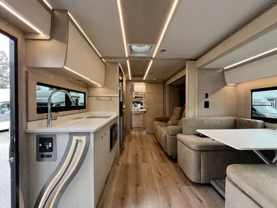 2027 Tiffin Motorhomes Wayfarer photo 3