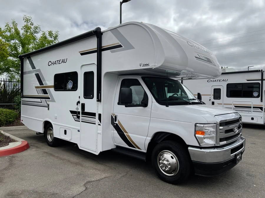 2027 Thor Motor Coach Chateau exterior