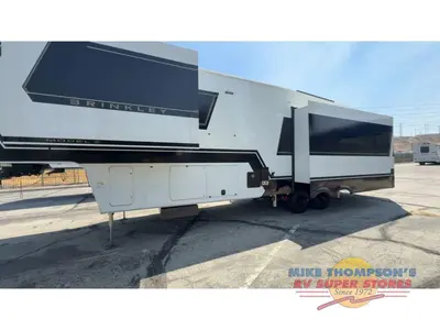 2026 Brinkley Model Z photo 4