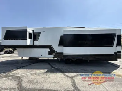 2026 Brinkley Model Z photo 12