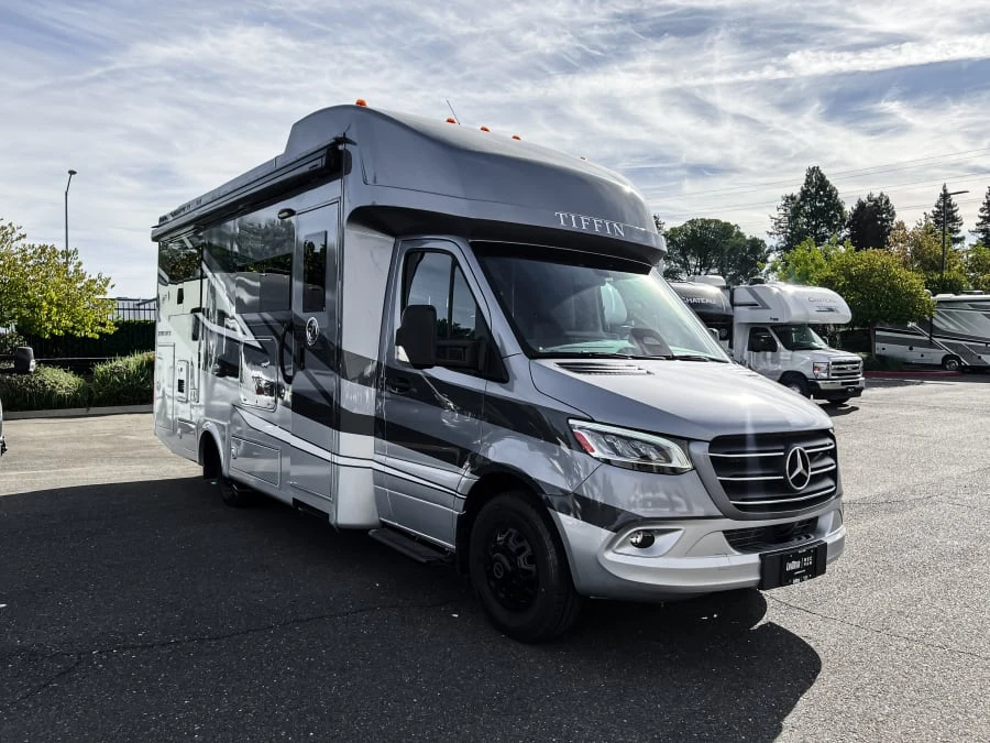 2027 Tiffin Motorhomes Wayfarer exterior