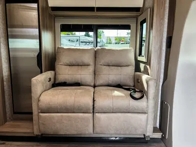 2027 Tiffin Motorhomes Wayfarer photo 7