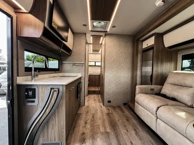 2027 Tiffin Motorhomes Wayfarer photo 5