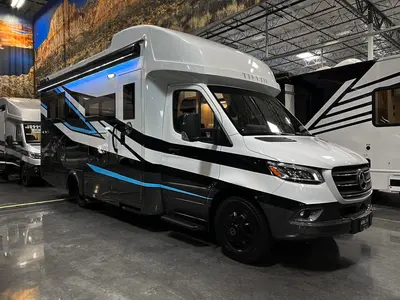 New 2027 Tiffin Motorhomes Wayfarer 25XLW