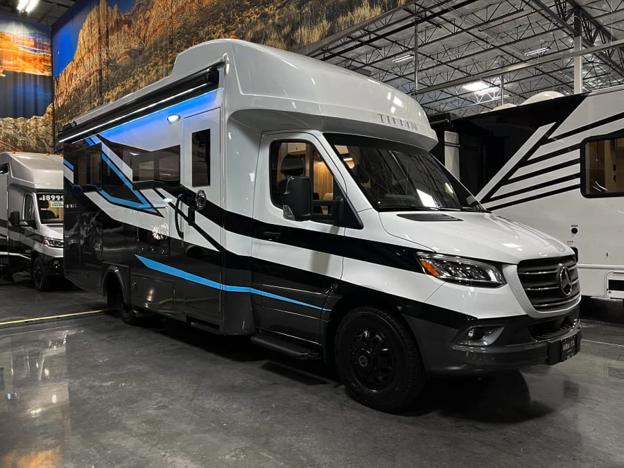 2027 Tiffin Motorhomes Wayfarer exterior