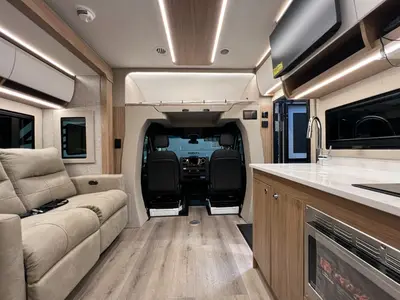 2027 Tiffin Motorhomes Wayfarer photo 4