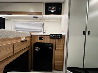 2027 Thor Motor Coach Scope photo 6