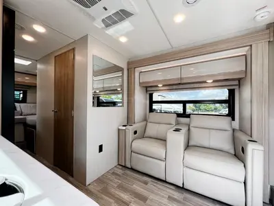 2027 Thor Motor Coach Axis photo 5