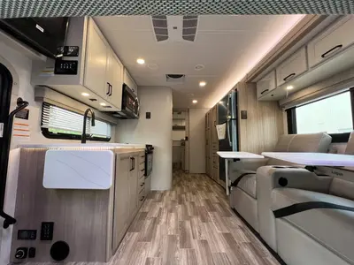 2027 Thor Motor Coach Magnitude photo 3