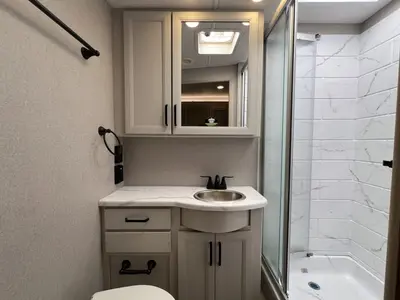 2027 Thor Motor Coach Magnitude photo 19