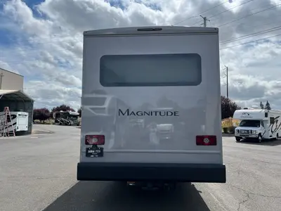 2027 Thor Motor Coach Magnitude photo 24