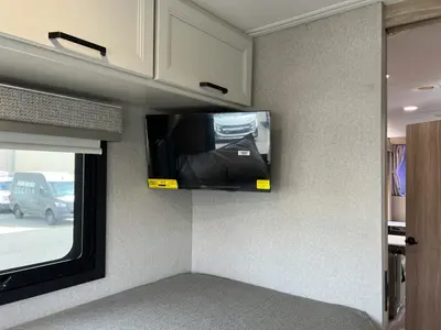 2027 Thor Motor Coach Magnitude photo 22