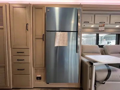 2027 Thor Motor Coach Magnitude photo 16