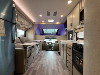 2027 Thor Motor Coach Magnitude photo 4