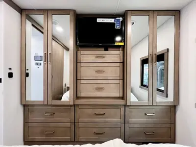 2027 Entegra Coach Vision XL photo 21