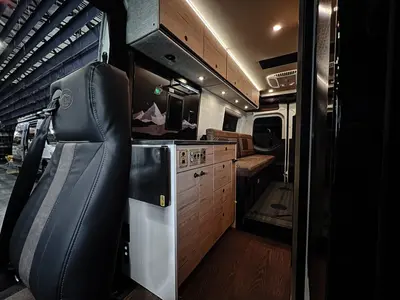 2027 Storyteller Overland Crew Mode photo 8