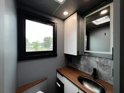 2027 Entegra Coach Accolade XT photo 18