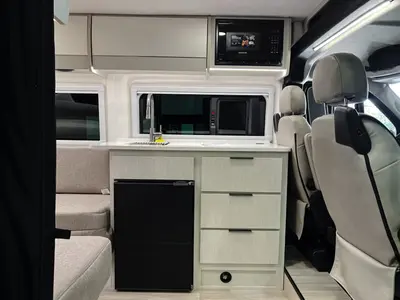 2027 Thor Motor Coach Tellaro photo 6