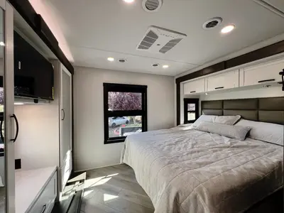 2027 Jayco Seneca photo 19