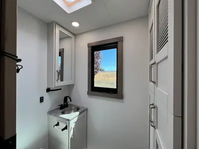 2027 Entegra Coach Vision XL photo 20