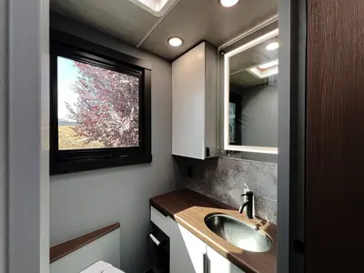 2027 Entegra Coach Accolade XT photo 17