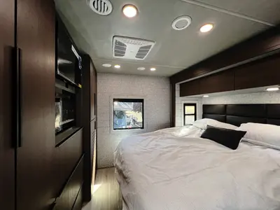 2027 Entegra Coach Accolade XT photo 18