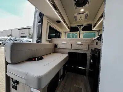 2027 Thor Motor Coach Scope photo 3