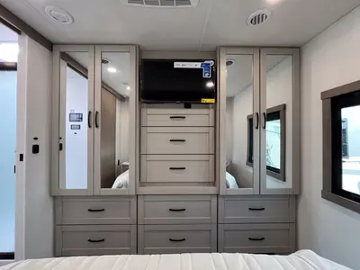 2027 Entegra Coach Vision XL photo 19