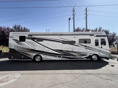 2027 Fleetwood Discovery LXE photo 26