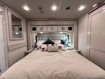 2027 Fleetwood Discovery LXE photo 20