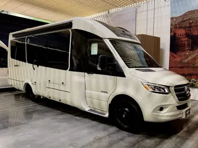 New 2027 Leisure Travel Unity 24MBL