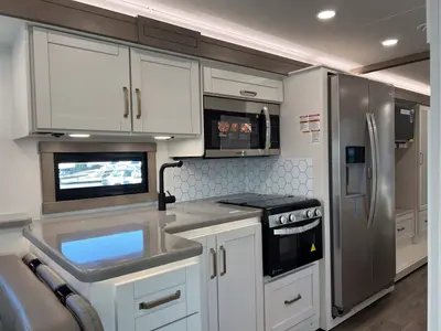 2027 Entegra Coach Vision XL photo 10