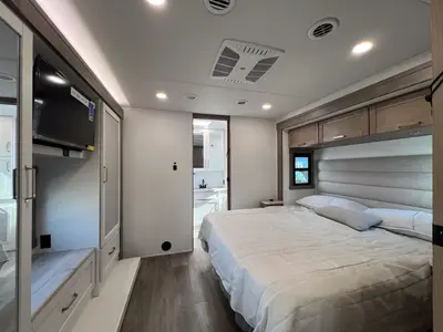 2027 Entegra Coach Vision XL photo 17