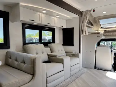 2027 Jayco Seneca photo 7