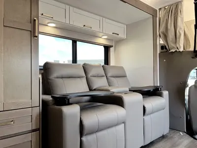 2027 Entegra Coach Odyssey photo 4
