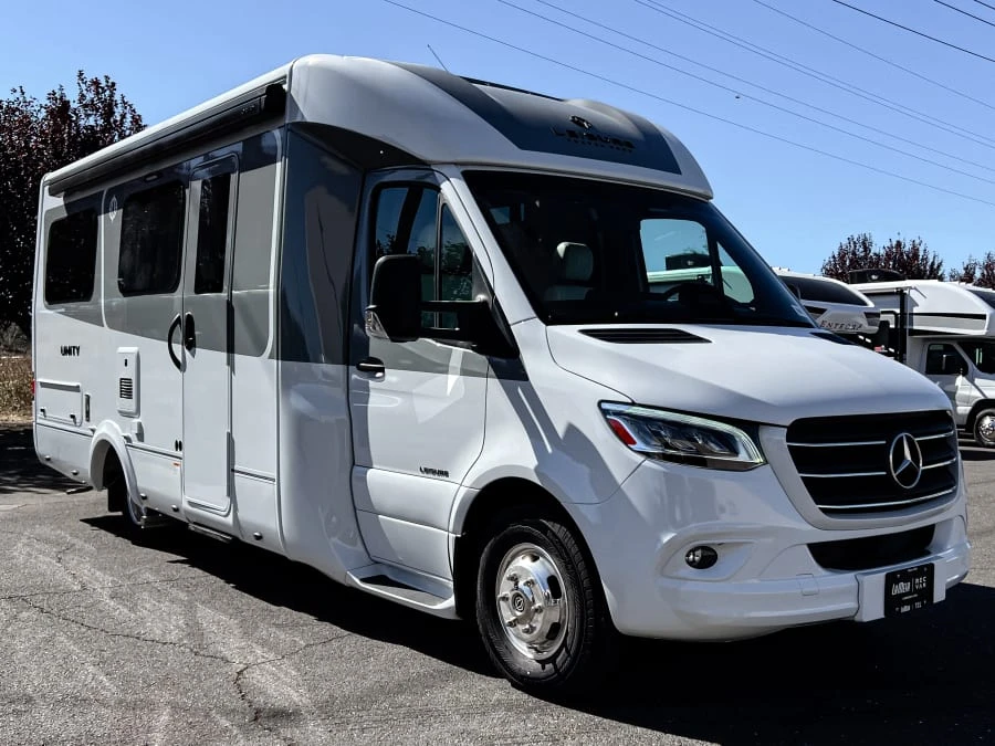 2027 Leisure Travel Unity exterior