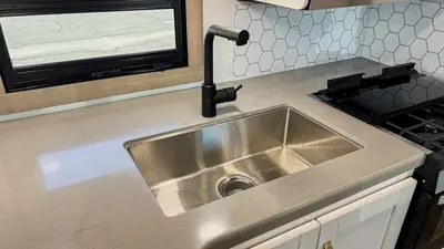 2027 Jayco Precept photo 13