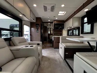 2027 Thor Motor Coach Quantum photo 3