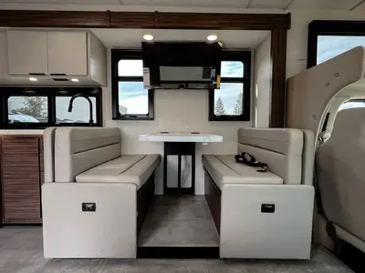 2027 Thor Motor Coach Quantum photo 6