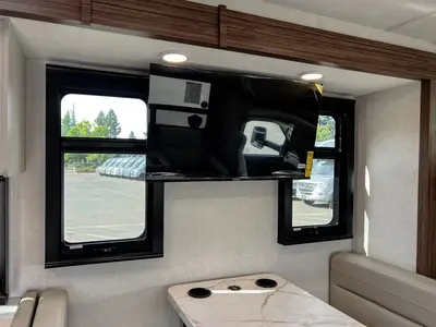 2027 Thor Motor Coach Quantum photo 7