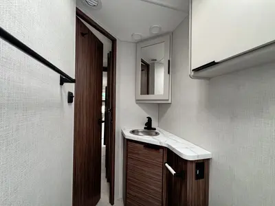2027 Thor Motor Coach Quantum photo 19