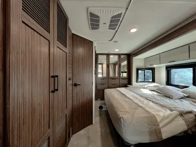 2027 Thor Motor Coach Quantum photo 14