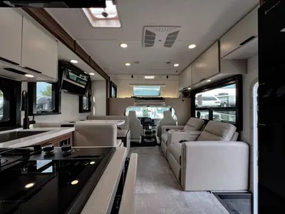 2027 Thor Motor Coach Quantum photo 4
