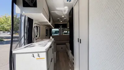 2027 Thor Motor Coach Tellaro photo 3