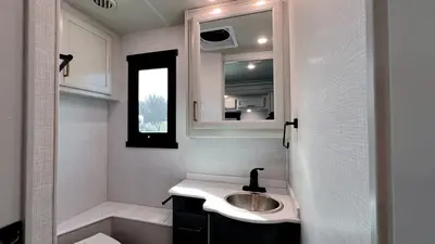 2027 Fleetwood Bounder photo 18