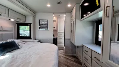 2027 Fleetwood Bounder photo 19