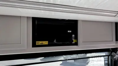 2027 Fleetwood Bounder photo 4