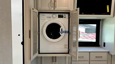 2027 Fleetwood Bounder photo 22